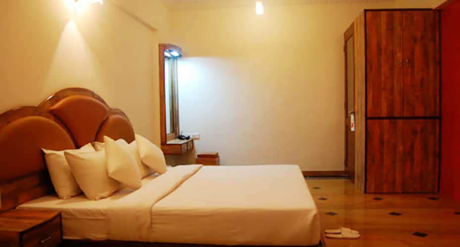 Hotel Sapphire, Lonavala 1